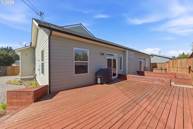 Gorgeous four-bedroom, two-bath home filled with natural light - photo 32