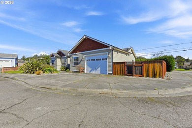 Gorgeous four-bedroom, two-bath home filled with natural light - photo 36
