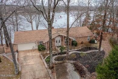 Lake Home Sale Pending in Nesbit, Mississippi