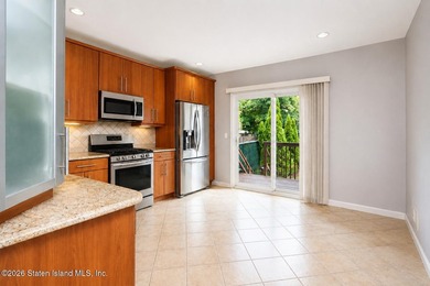 Welcome to 322 Liberty Avenue! This large and beautifully - photo 4