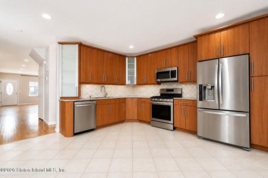Welcome to 322 Liberty Avenue! This large and beautifully - photo 6