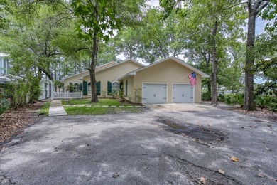 Waterfront 3BR/2BA cottage with stunning bayou views from almost - photo 2
