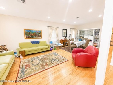 Located on a quiet dead-end street in the heart of Huguenot - photo 4
