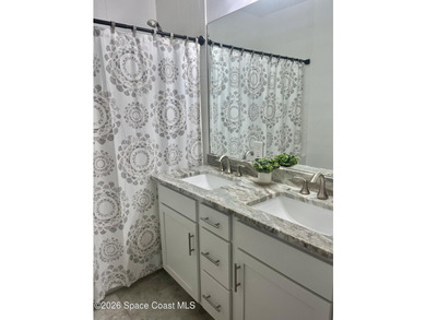 Shows like NEW very desirable 3 bedroom 2.5 bathroom spacious - photo 11