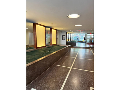 Large ~1200SF bright and airy top floor coop apartment in heart - photo 13