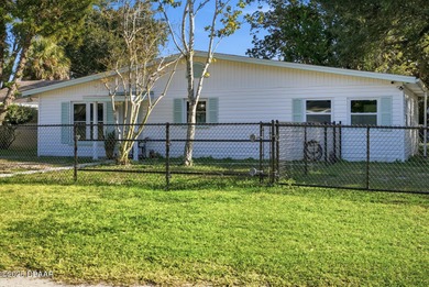 This beautifully renovated 3-bedroom concrete block home tucked - photo 20