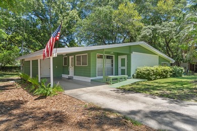 Create your own masterpiece with this midcentury modern bungalow - photo 1