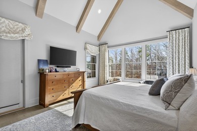 Welcome to this beautiful custom-built, 4-bedroom, 4.5-bath lake - photo 22