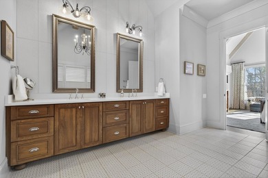 Welcome to this beautiful custom-built, 4-bedroom, 4.5-bath lake - photo 23