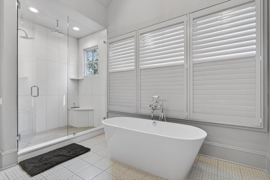 Welcome to this beautiful custom-built, 4-bedroom, 4.5-bath lake - photo 24