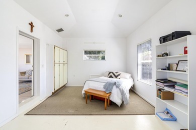 Charming, bright, and airy, this beautifully updated 3 bedroom - photo 24