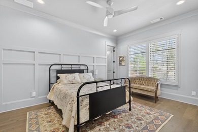 Welcome to this beautiful custom-built, 4-bedroom, 4.5-bath lake - photo 33