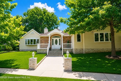 Welcome to 274 Retford Avenue! This beautiful broadside ranch is - photo 2