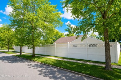 Welcome to 274 Retford Avenue! This beautiful broadside ranch is - photo 6
