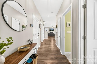 Welcome to this well-kept 2021 Stanley Martin Hazelwood home - photo 4
