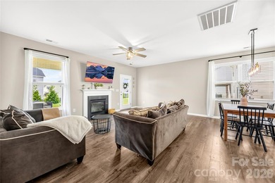 Welcome to this well-kept 2021 Stanley Martin Hazelwood home - photo 5