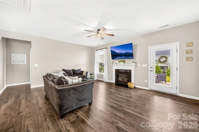Welcome to this well-kept 2021 Stanley Martin Hazelwood home - photo 6