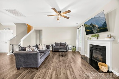 Welcome to this well-kept 2021 Stanley Martin Hazelwood home - photo 7