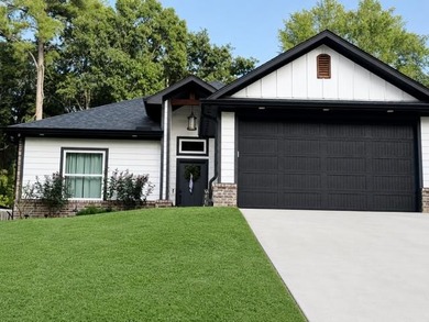 Spectacular hilltop home in Hide A Way Bay. Enjoy the split - photo 1