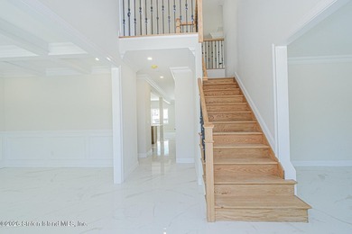 435 Brighton St. is the serene setting for this absolutely - photo 8