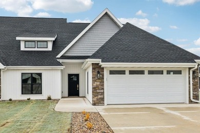 Lake Townhome/Townhouse For Sale in Pardeeville, Wisconsin