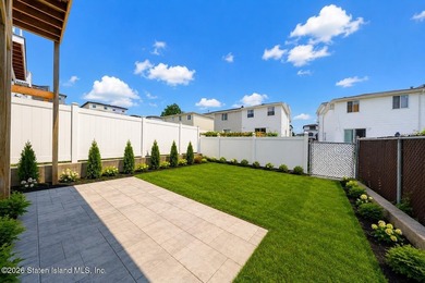 Welcome to this beautifully renovated, oversized semi-attached - photo 4
