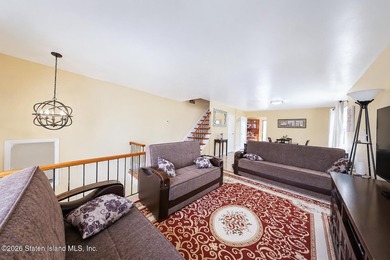 Welcome to this beautifully renovated, oversized semi-attached - photo 9