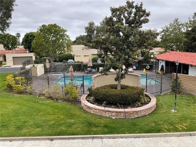 Welcome to the beautiful Bluffs, a coveted neighborhood nestled - photo 10