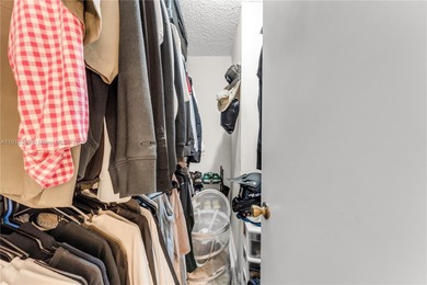 Charming Remodeled Kitchen, 2 bedroom & 2 bathroom, Shutters