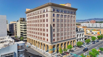 Elevated urban sophistication awaits in the heart of downtown - photo 1