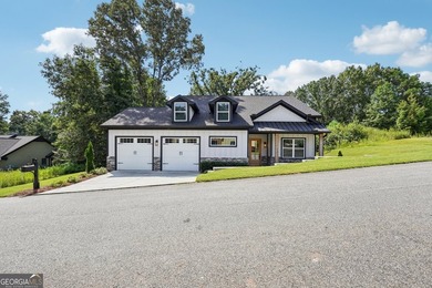2022 Craftsman in Gated Achasta + Primary Suite on Main + - photo 3