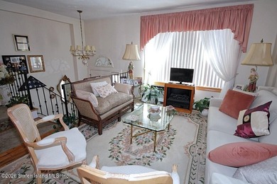 WELCOME TO 135 NORTH DRIVE A HIDDEN GEM LOCATED IN SERENE HILLS - photo 5