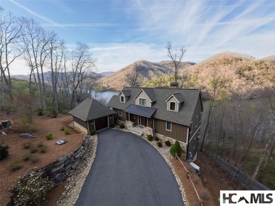 Picture perfect best describes this beautifully appointed, fully - photo 5