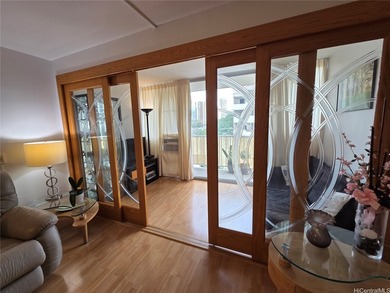 Welcome Home to the Kapiolani Royale; a well maintained, pet - photo 3