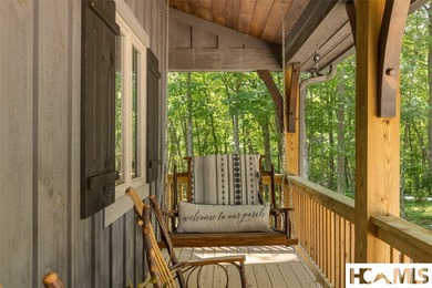Thoughtfully built by renowned Ferncreek Builders, this - photo 4