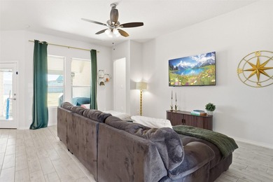 Step into this sleek and stylish Burleson home, Joshua ISD - photo 11