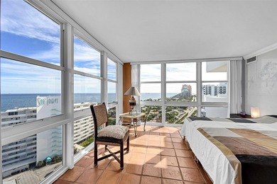 Rarely available south-facing upper-floor end unit! This bright - photo 13