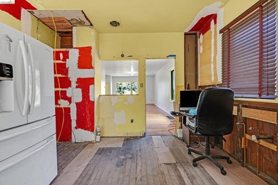 Charming Turn-of-the-Century Opportunity in Point Richmond! - photo 17