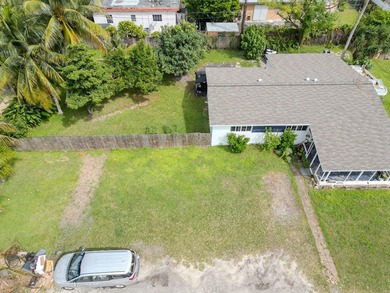 Spacious 3-bedroom, 2-bath home on a rare double lot in Miramar! - photo 20