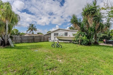 Spacious 3-bedroom, 2-bath home on a rare double lot in Miramar! - photo 25