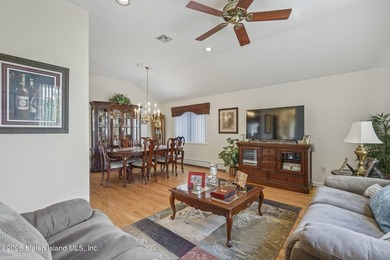 Welcome to this stunning and meticulously maintained 6-over-6 - photo 8