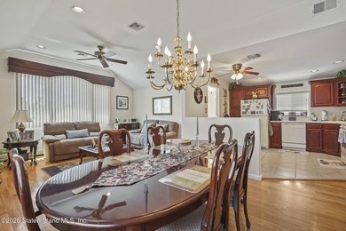 Welcome to this stunning and meticulously maintained 6-over-6 - photo 10