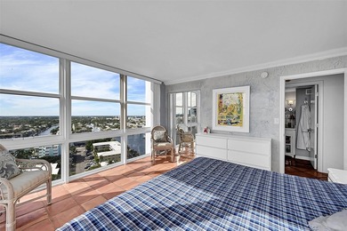 Rarely available south-facing upper-floor end unit! This bright - photo 31