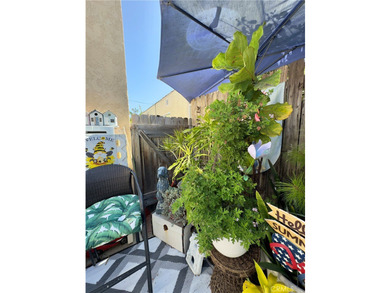 Welcome to an incredible opportunity to own a remodeled entry - photo 33