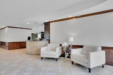 Rarely available south-facing upper-floor end unit! This bright - photo 33