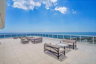Rarely available south-facing upper-floor end unit! This bright - photo 45