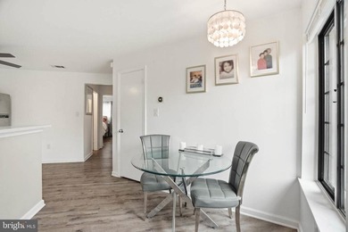 Fall in love with this stunning 2BR/2BA condo with a spacious - photo 9