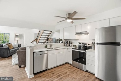 Fall in love with this stunning 2BR/2BA condo with a spacious - photo 10