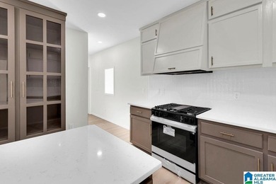 Welcome home to this FULLY RENOVATED 6 bedroom, 4.5 bathroom - photo 15