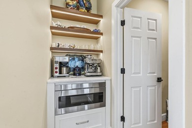 Located on a scenic and quiet cul-de-sac, this 2 story all brick - photo 24